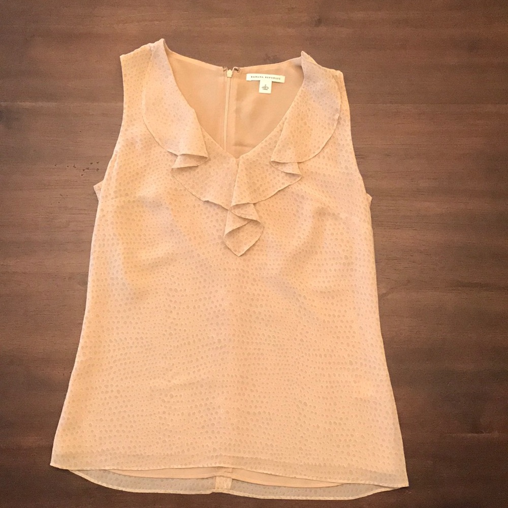 Sleeveless v-neck blouse